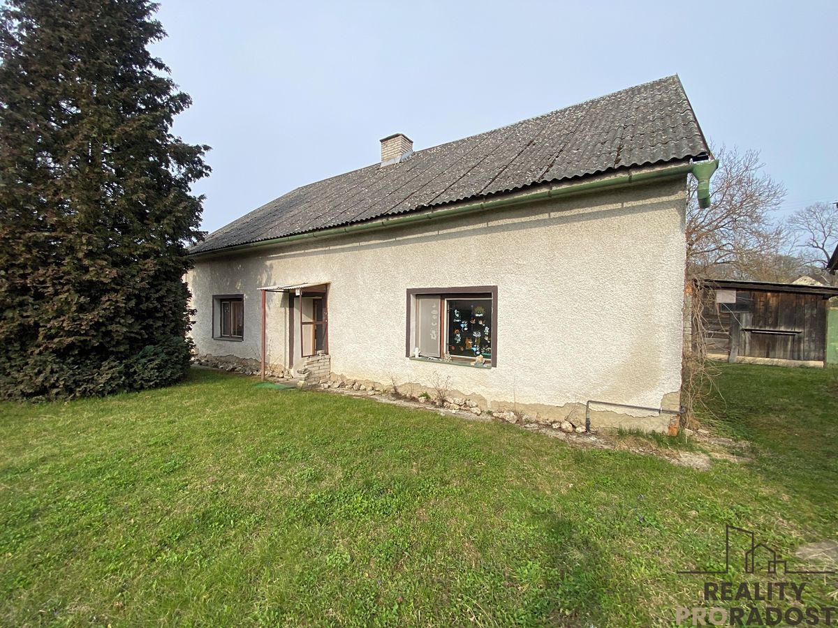 Prodej rodinného domu 95 m², pozemek 2651 m²